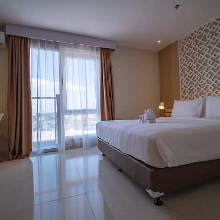 Astara Hotel Balikpapan Exterior foto